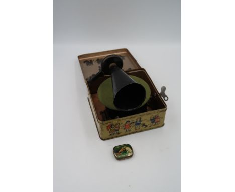 A Siphon child's tinplate clockwork phonograph