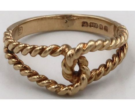 A 9ct gold rope twist knot style ring, size K, Weight 2.34 grams
