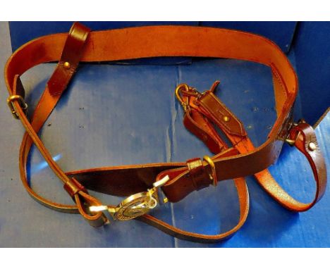 Sam Brown Bolt  With shoulder strap, buckle (British Army) and sword attachment.  Very little use.  Nice item.