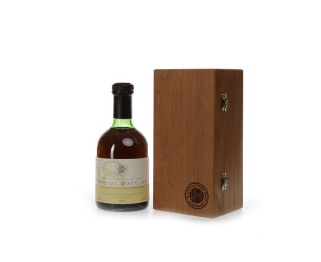 GLEN GRANT 1972 SMWS 9.30 AGED 28 YEARSActive. Rothes, Banffshire.Distilled October 1972, bottled September 2001 to commemora
