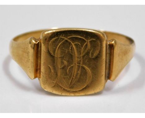 An 18ct gold signet ring, 3.7g