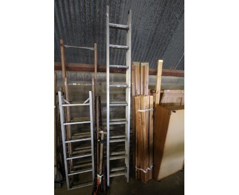 An Abru double extending ladder
