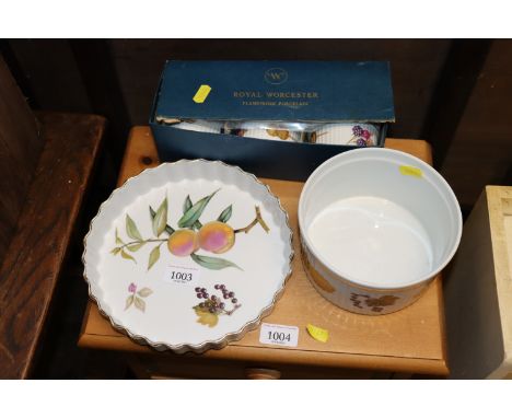 A small quantity of Royal Worcester