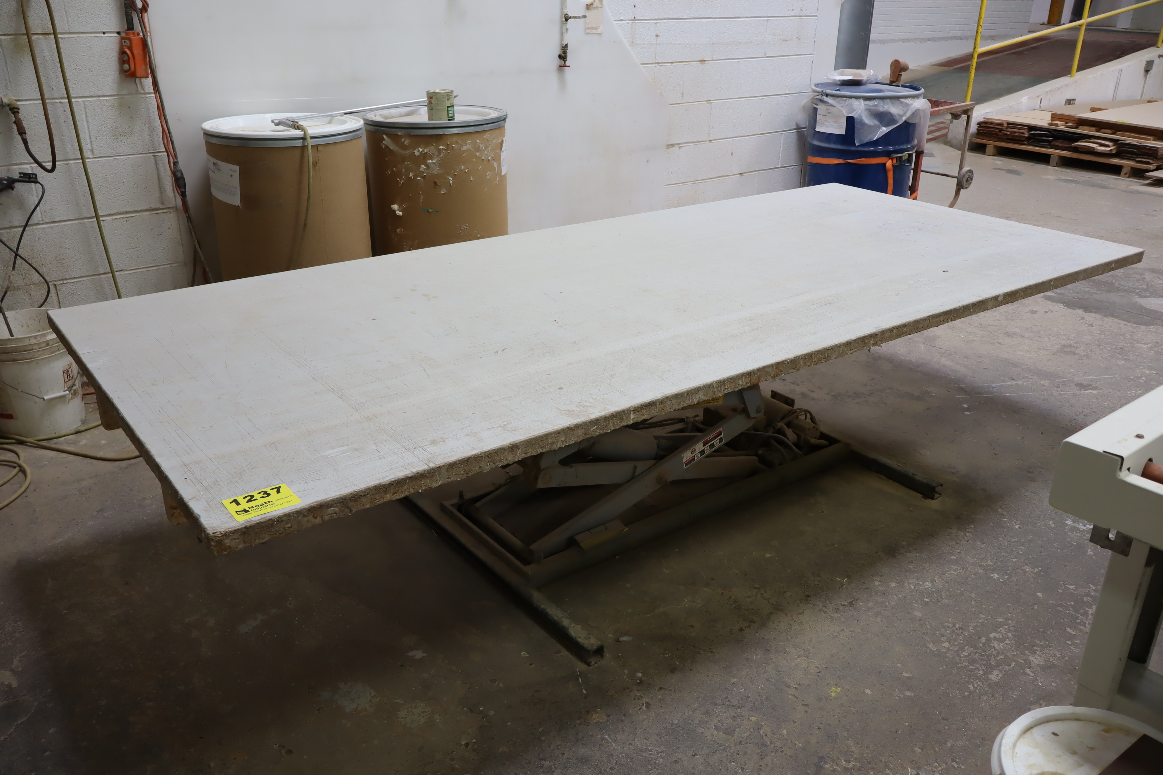 Lot 1237