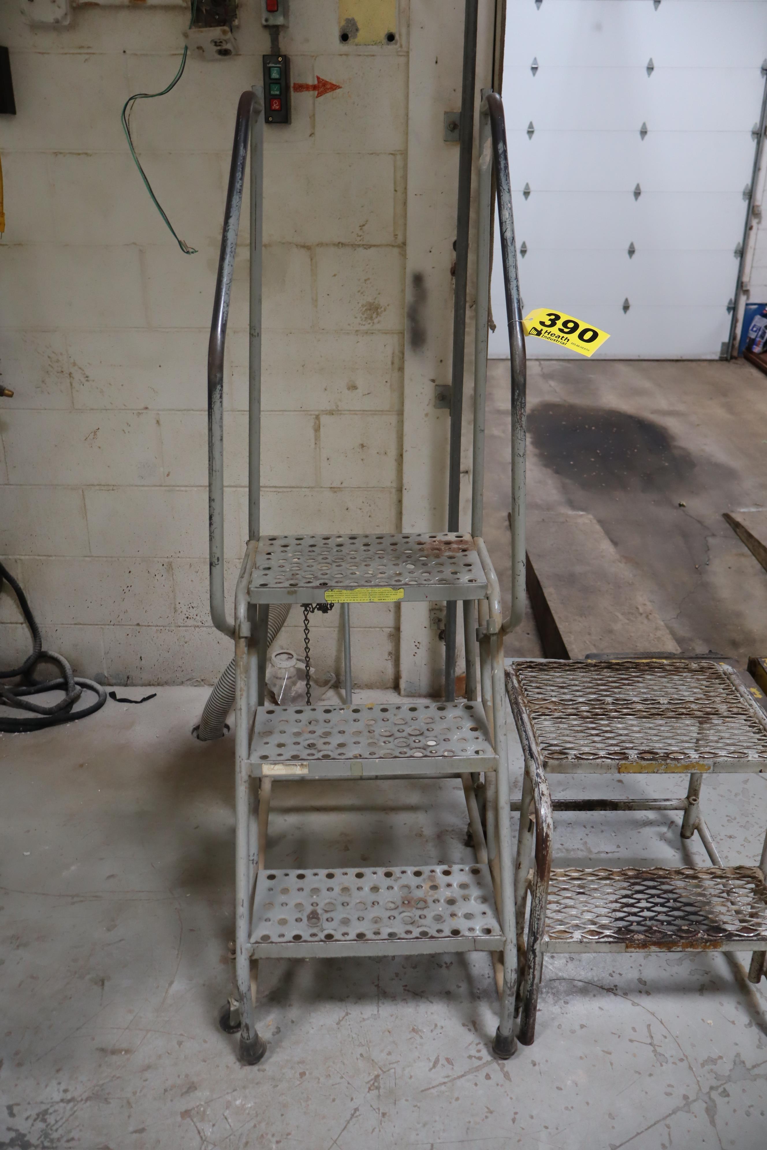 Lot 390