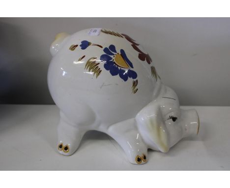 A large ceramic piggy bank h24cm 