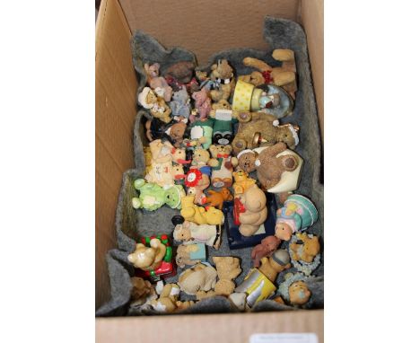 A large qty of assorted collectable teddy bear figures 