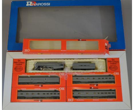 H0 Scale. Rivarossi. 20th Century boxed set 221, New York Central 4-6-4 locomotive & 4 x coaches. VG in G box