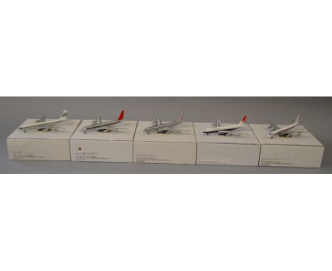 Inflight 200. 1:200 scale. Diecast aircraft. Includes Flying Tigers Boeing 707-320-K, Northwest Orient Boeing 707-320-H, Aer 