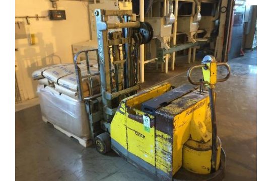 Clark Walk Behind Lift Truck Model 15ttf S N Ttf213 319 10 Located In Minneapolis Mn Riggin