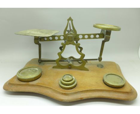 A set of postal scales and weights 
