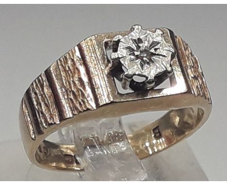 A 9ct gold ring, 3.2g, K 