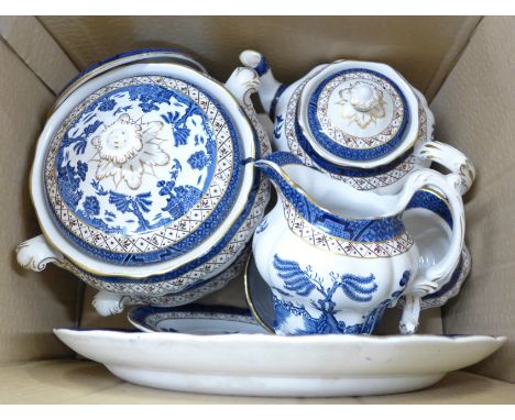 Booths Real Old Willow tea and dinnerwares, dinner plates, tea and side plates, cups, saucers and tureens, etc. 