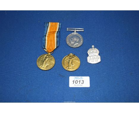 Two Great War medals for 'Pte C. Reynolds 18 Land R' and 'Spr G. Reynolds RE' (possible brothers), plus another service Medal