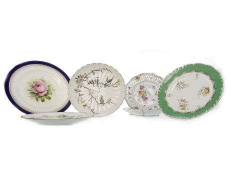 EARLY 20TH CENTURY COALPORT CABINET PLATEmarks to base, hand-painted with rose decoration, signed by F. Howard, with a dark b