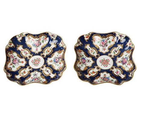 A PAIR OF WORCESTER DR WALL PORCELAIN DISHES A PAIR OF WORCESTER DR WALL PORCELAIN DISHES, CIRCA 1770-1780 Of scalloped squar