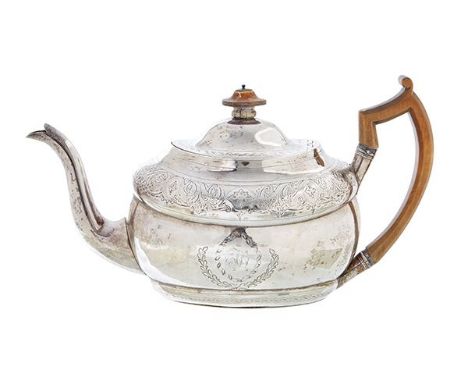 A GEORGE III IRISH SILVER TEAPOT BY ROBERT BREADING CLARKE AND WEST A GEORGE III IRISH SILVER TEAPOT BY ROBERT BREADING CLARK