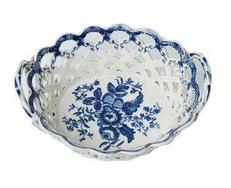 A WORCESTER DR WALL BLUE AND WHITE PORCELAIN BASKET WORK DISH A WORCESTER DR WALL BLUE AND WHITE PORCELAIN BASKET WORK DISH, 