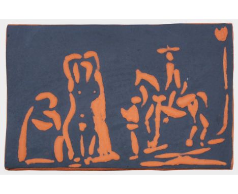Pablo Picasso (Malaga 1881 – 1973 Mougins)Femme et ToréadorTerracotta mit schwarzer Engobe. 1968. 10,5 x 16,4 x 2 cm. Rücksei