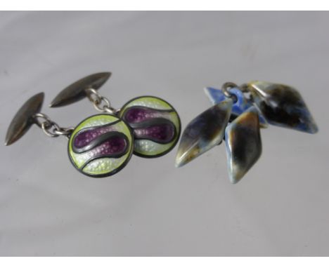 A Pair of Ruskin Ceramic, diamond shaped chain cuff links, together with a pair of chain and Bombe Art Deco polychrome enamel