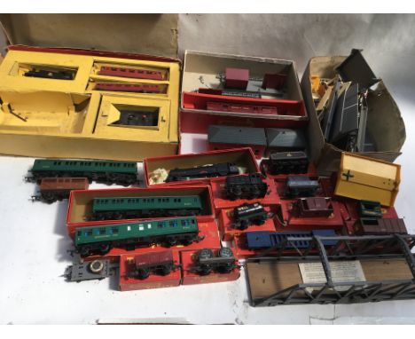 Triang railways, a collection of boxed Rovex OO scale including Princess Elizabeth locomotive, a dock diesel shunter, carriag