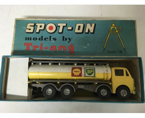 Triang Spot on , 1:42 scale, #110/4 , 4000 gallon auto petrol tanker, boxed