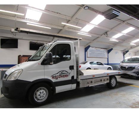 Make &amp; Model: Iveco Daily 35S11 MWBDate of Reg: BL11 WBOColour: White/Bluecc: 2287MoT: 15-08-2022Fuel Type: DIESELMileage