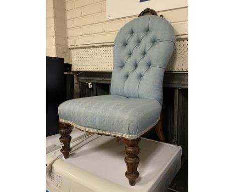 SMALL VICTORIAN BUTTON BACK CHAIR 