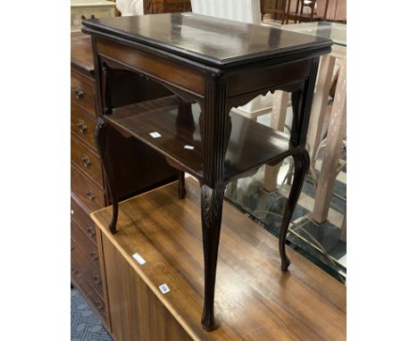SMALL MAHOGANY CARD TABLE 