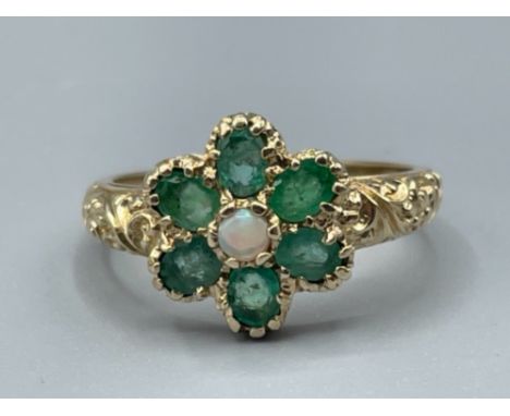 Ladies 9ct gold green stone opal ring 4g size S