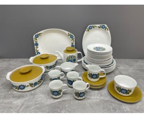 J &amp; G Meakin tea service 43 pieces in good condition