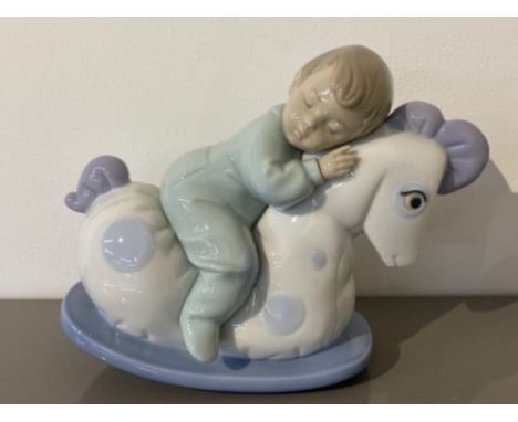 Nao by Lladro figure 1476 rock me to sleep