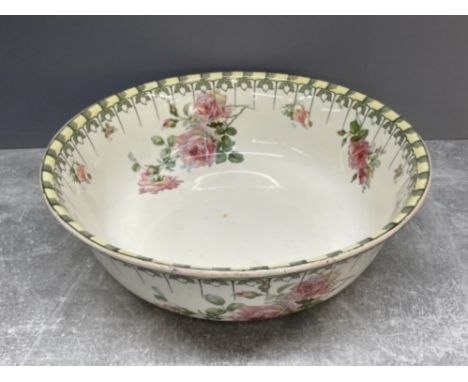 Royal doulton bowl No 400935 the decoration pink &amp; yellow roses 16”