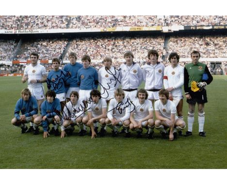 Autographed Aston Villa 12 X 8 Photo Col, Depicting Players Posing For Photographers Prior To Their 1 0 Victory Over Bayern M