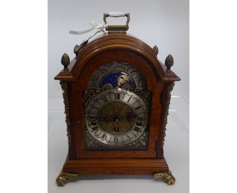 &nbsp;A modern 20C mantle clock with brass feet and fret work to the sides (1)
