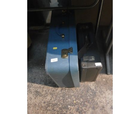 2 vintage suitcases
