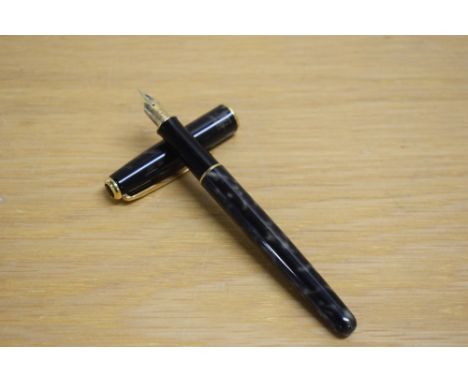 A Parker Sonnet Converter fill fountain pen in laque moonbeam with gold trim having Parker 18K 750 nib