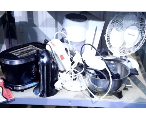 Mixed electrical items including fan, coffee filter maker, can opener etc. Not available for in-house P&amp;P
Condition Repor