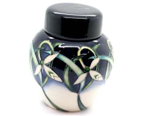 Moorcroft Twenty Winters ginger jar, H: 10 cm. P&amp;P Group 2 (£18+VAT for the first lot and £3+VAT for subsequent lots)
Con