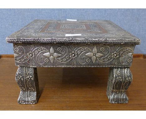 An Indian silver covered serving stand 