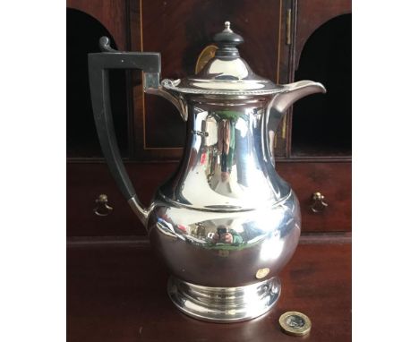 SILVER MAPPIN &amp; WEBB WATER JUG, SHEFFIELD 1930, APPROXIMATELY 580g WEIGHT AND 21cm HIGH 