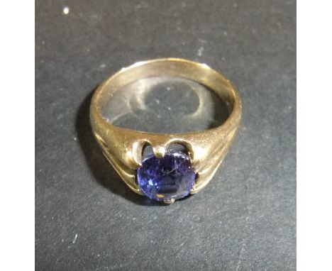 A gold and Sri Lankan sapphire set ring, the sapphire approx 0.8 carat total, size N