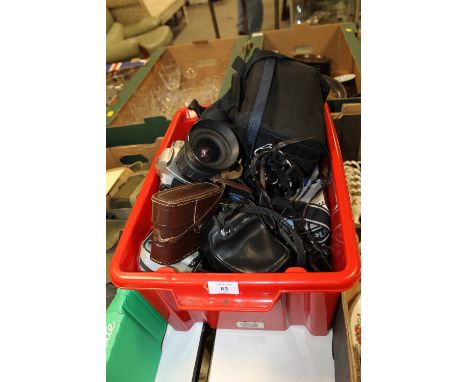 A BOX OF VINTAGE CAMERAS & ACCESSORIES