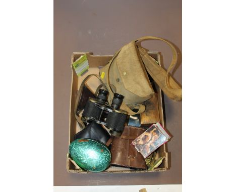 A TRAY OF COLLECTABLES TO INC BINOCULARS, PLAYING CARDS, ETC