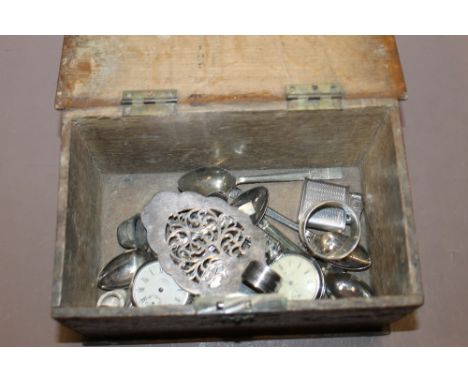 A BOX OF COLLECTABLES TO INCLUDE POCKET WATCHES, HALLMARKED SILVER NAPKIN RING, MASDA 500 LIGHTER ETC