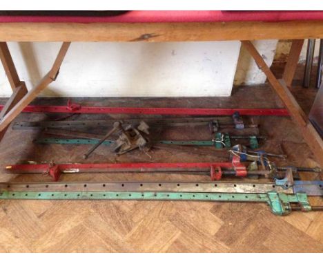 6 sash clamps and 1 extension bar, floor board & T board cramp Condition report: see terms and conditions