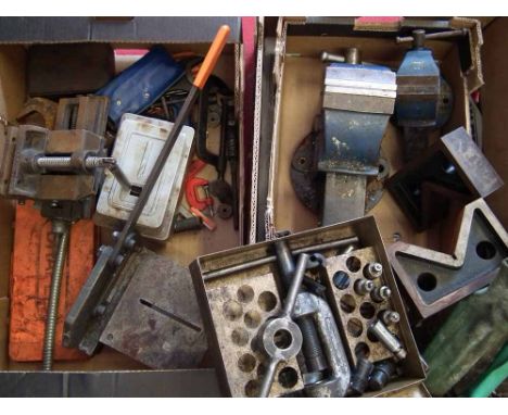 Collection of mixed tools, including 4 inch vice, 2 inch vice, pair of 'V' blocks, G clamps guillotine etc. Condition report: