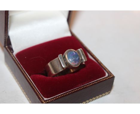 A silver and opal set ring, rings size V