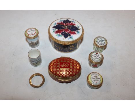 A Royal Worcester Connoisseur Collection trinket box; various Halcyon Day pill boxes etc.