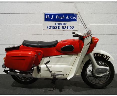 Ariel Leader motorcycle. 250cc. 1964.V5 states matching numbers. 734053BLast ridden in January 2021. Engine turns over with c